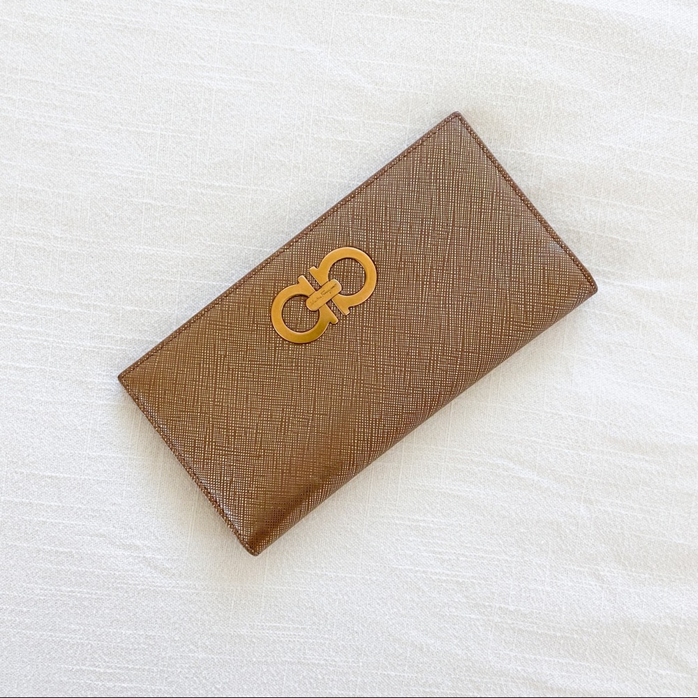 | Salvatore Ferragamo | Metallic Flat Continental Wallet |